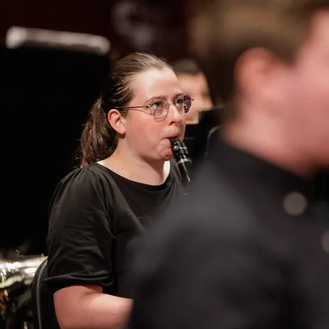 Student playing the clarinet. 